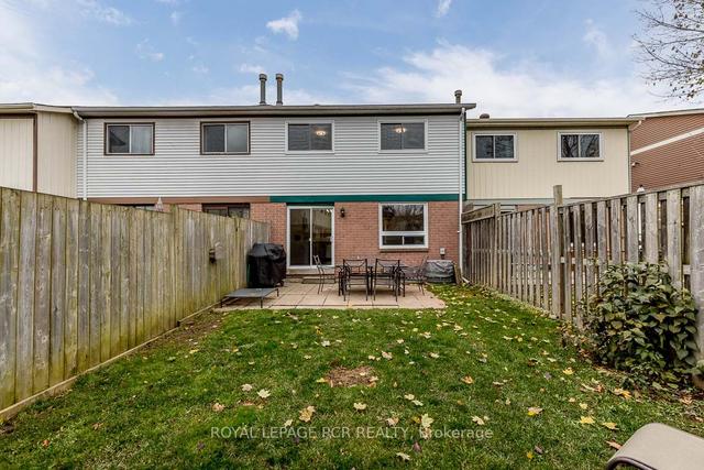 76 Burns Circ, House attached with 3 bedrooms, 2 bathrooms and 3 parking in Barrie ON | Image 20