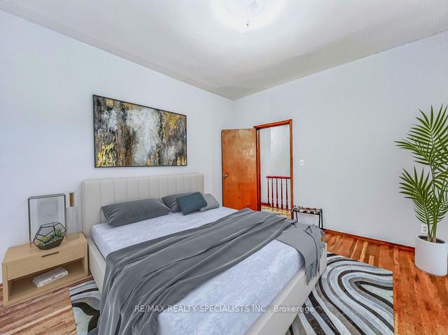 21 Foxley St, House attached with 4 bedrooms, 3 bathrooms and 2 parking in Toronto ON | Image 7