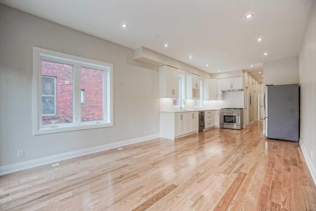 354 Brunswick Ave, House semidetached with 6 bedrooms, 4 bathrooms and null parking in Toronto ON | Image 8
