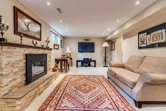 93 Lord Seaton Rd, House detached with 4 bedrooms, 4 bathrooms and 6 parking in Toronto ON | Image 25