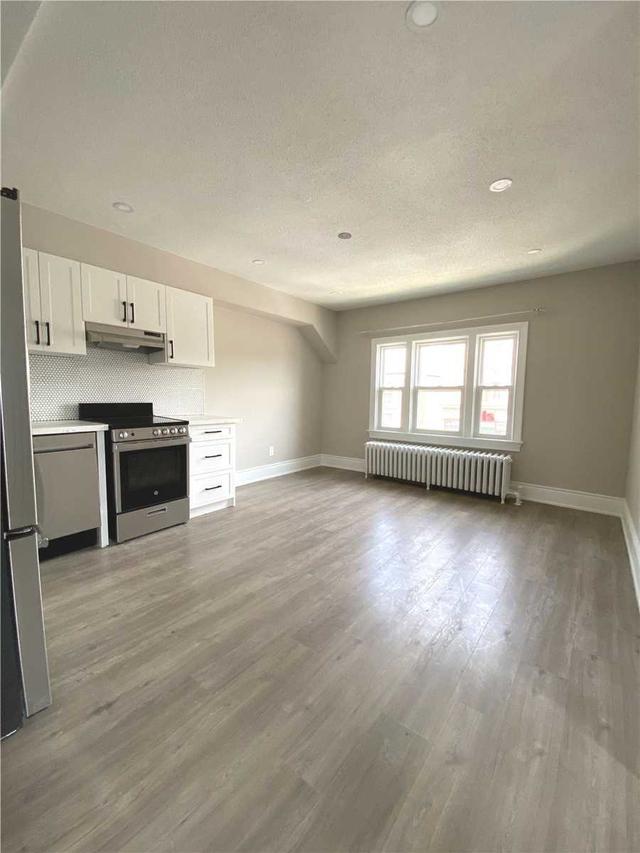 2nd fl - 521 Rogers Rd, House detached with 2 bedrooms, 1 bathrooms and 1 parking in Toronto ON | Image 18