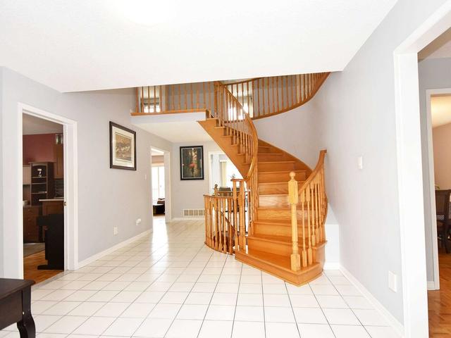 93 Flowertown Ave, House detached with 5 bedrooms, 4 bathrooms and 4 parking in Brampton ON | Image 34