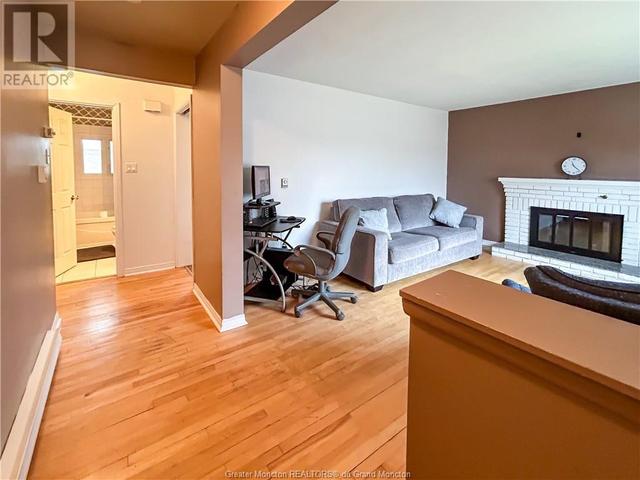 147 Sussex Ave, House detached with 2 bedrooms, 1 bathrooms and null parking in Riverview NB | Image 3
