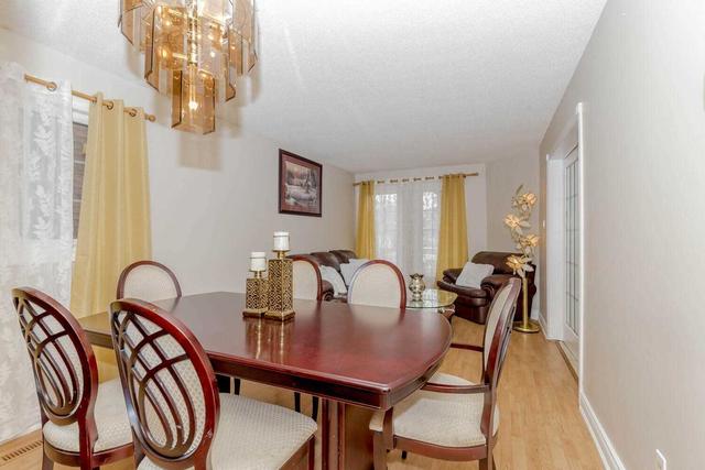 5 Dupont Crt, House detached with 4 bedrooms, 4 bathrooms and 6 parking in Brampton ON | Image 4