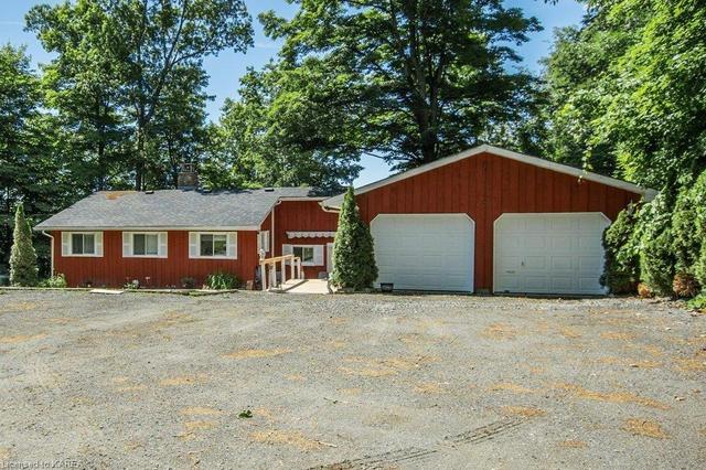 3495 Buck Point Road, House detached with 2 bedrooms, 2 bathrooms and 17 parking in South Frontenac ON | Image 5