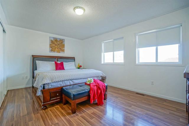 73 Kenwood Dr, Townhouse with 3 bedrooms, 3 bathrooms and 3 parking in Brampton ON | Image 7