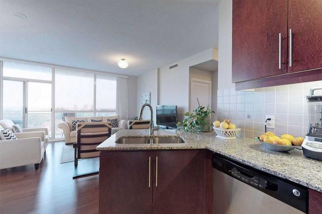 704 - 223 Webb Dr, Condo with 2 bedrooms, 2 bathrooms and 1 parking in Mississauga ON | Image 6