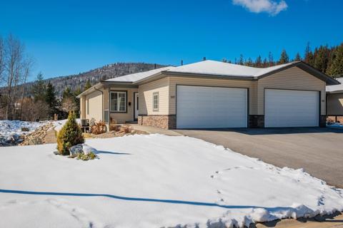 107 Mountain Side Drive, House detached with 2 bedrooms, 2 bathrooms and 3 parking in Fruitvale BC | Card Image