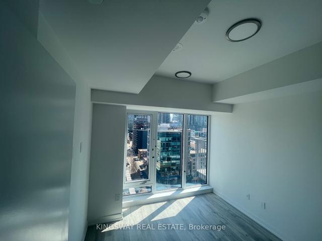 ph03 - 2 Augusta Ave, Condo with 1 bedrooms, 1 bathrooms and 0 parking in Toronto ON | Image 2
