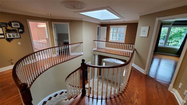 1 Sunny Rose Crt, House detached with 5 bedrooms, 6 bathrooms and 9 parking in Whitby ON | Image 2