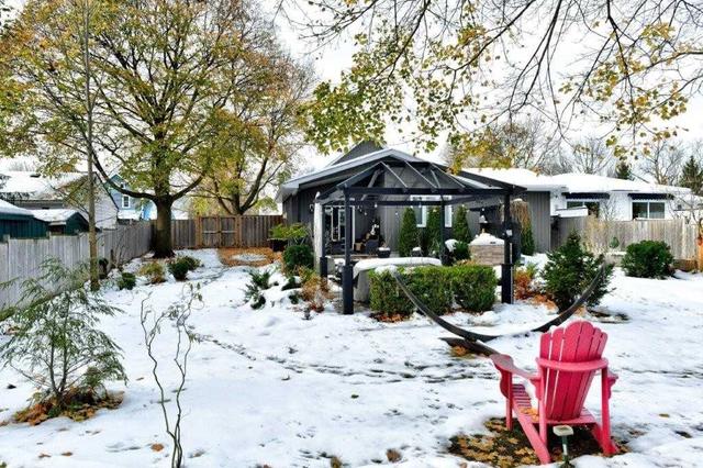 331 Oak St, House detached with 3 bedrooms, 2 bathrooms and 4 parking in Collingwood ON | Image 32