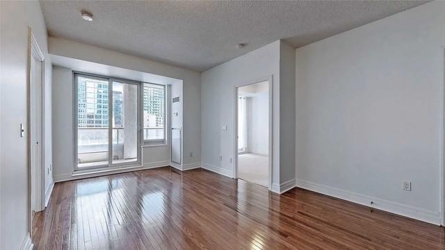 1205 - 35 Balmuto St, Condo with 2 bedrooms, 2 bathrooms and 1 parking in Toronto ON | Image 31