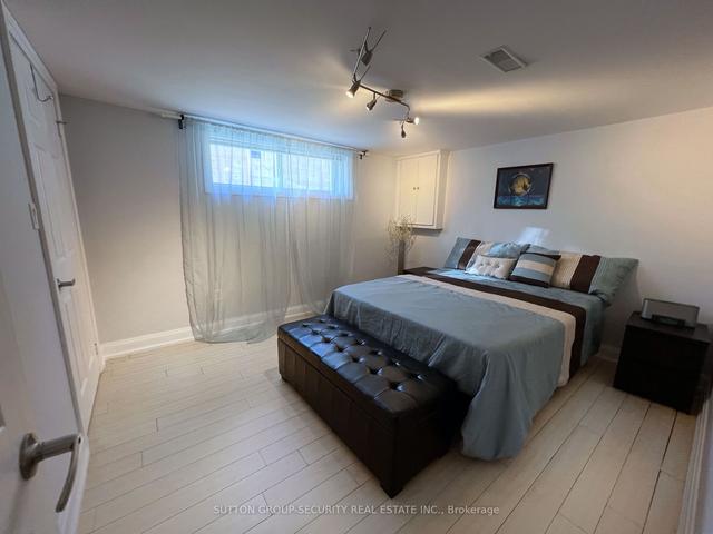 68 Exbury Rd, House detached with 3 bedrooms, 2 bathrooms and 4 parking in Toronto ON | Image 25