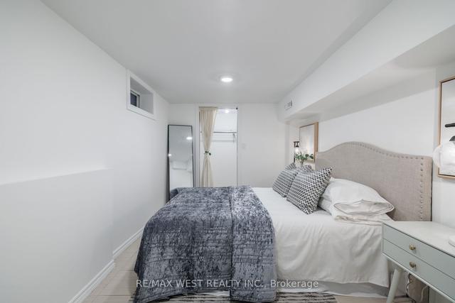 unit 1 - 2185 Dundas St W, House detached with 2 bedrooms, 2 bathrooms and 0 parking in Toronto ON | Image 5