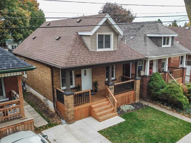 68 Graham Ave S, House detached with 3 bedrooms, 2 bathrooms and 1 parking in Hamilton ON | Image 12