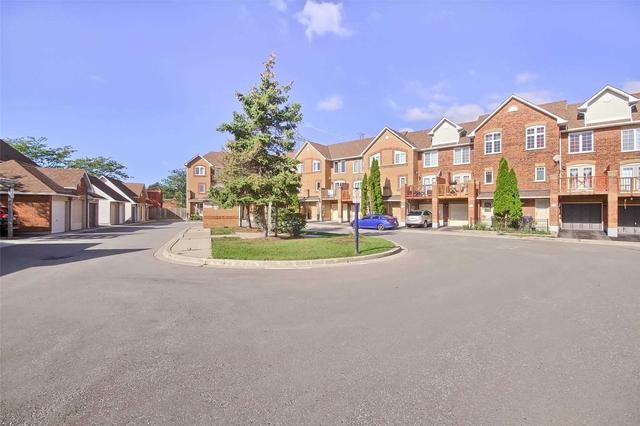 125 - 2 Hedge End Rd, Townhouse with 3 bedrooms, 2 bathrooms and 2 parking in Toronto ON | Image 20