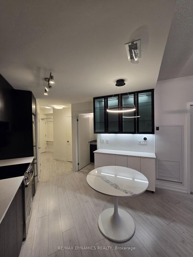 2107 - 49 East Liberty St, Condo with 2 bedrooms, 1 bathrooms and 0 parking in Toronto ON | Image 7