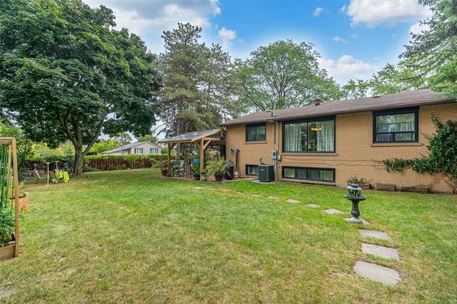12 Southwell Dr, House detached with 3 bedrooms, 2 bathrooms and 4 parking in Toronto ON | Image 22