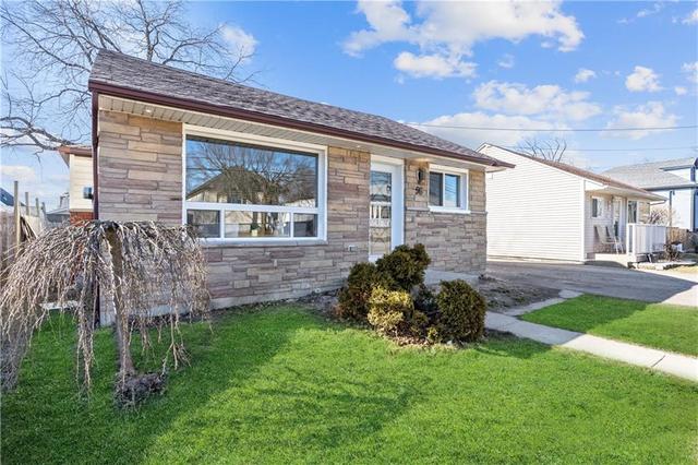 96 East 31st Street, House detached with 3 bedrooms, 1 bathrooms and 4 parking in Hamilton ON | Image 3