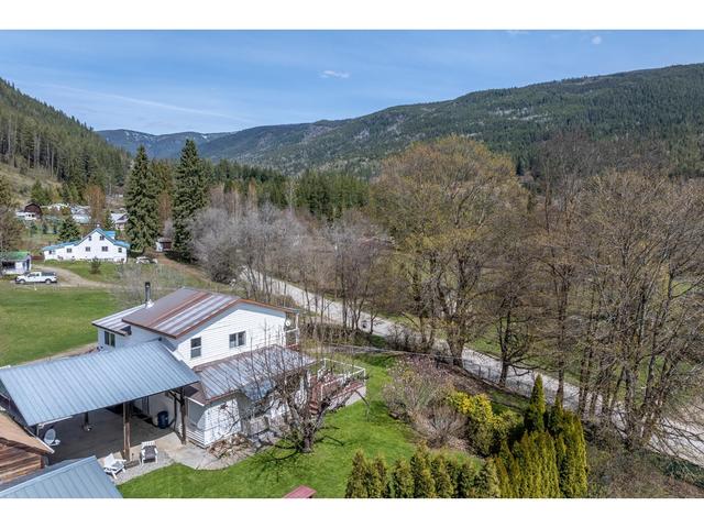 5469 Cory Road, House detached with 1 bedrooms, 2 bathrooms and null parking in Central Kootenay A BC | Image 51
