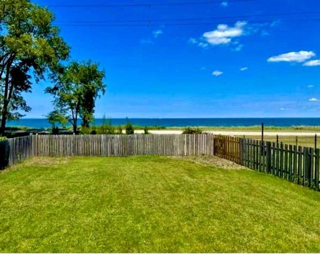 91 Beach Blvd, House detached with 2 bedrooms, 1 bathrooms and 6 parking in Hamilton ON | Image 12