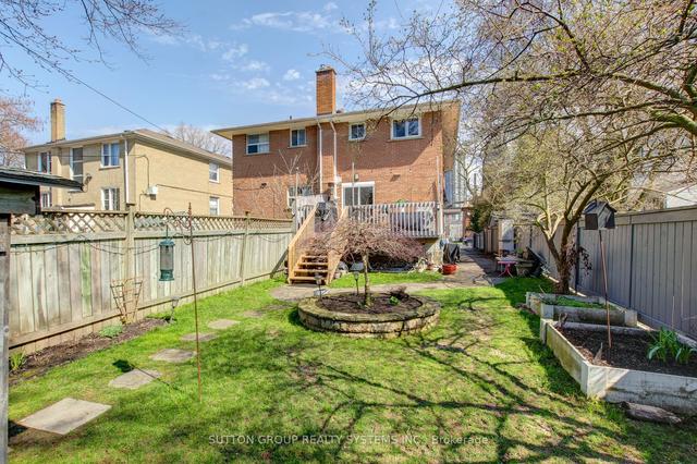 14 Louisa St, House semidetached with 3 bedrooms, 3 bathrooms and 3 parking in Toronto ON | Image 30