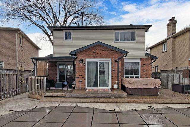 7 Mitchell Ave, House detached with 3 bedrooms, 4 bathrooms and 8 parking in Brampton ON | Image 27