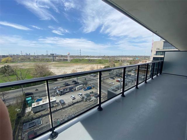 809 - 70 Annie Craig Dr, Condo with 1 bedrooms, 2 bathrooms and 1 parking in Toronto ON | Image 8