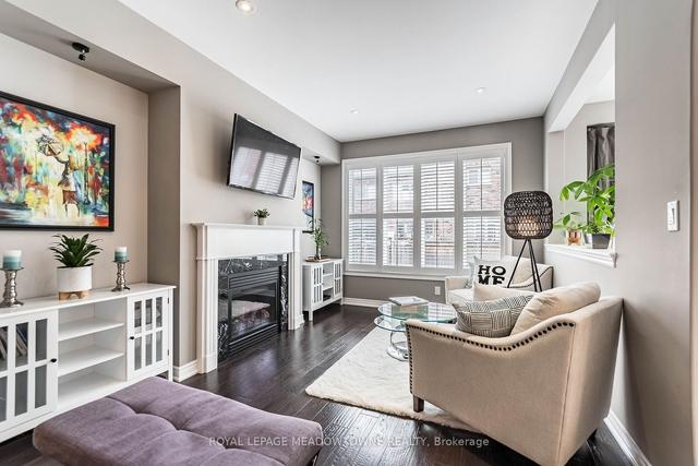 2470 Village Common, House attached with 4 bedrooms, 5 bathrooms and 4 parking in Oakville ON | Image 3