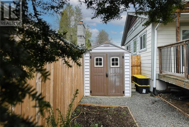 1380 Cumberland Rd, House detached with 3 bedrooms, 2 bathrooms and 2 parking in Courtenay BC | Image 21