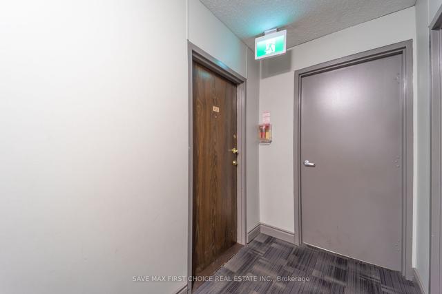404 - 370 Dixon Rd, Condo with 3 bedrooms, 1 bathrooms and 1 parking in Toronto ON | Image 34