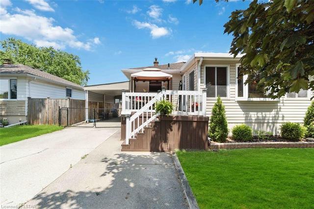 24 Preston Avenue, House detached with 4 bedrooms, 2 bathrooms and null parking in Sarnia ON | Image 23