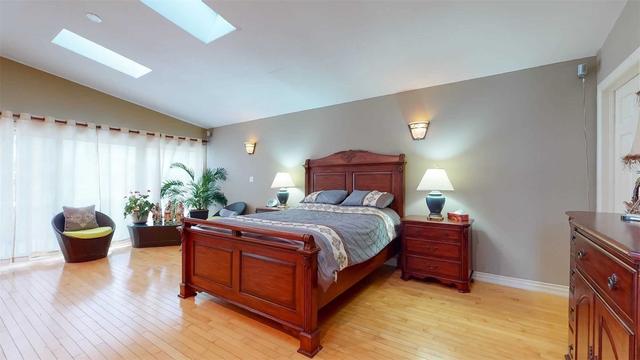 5049 Armoury St, House detached with 4 bedrooms, 2 bathrooms and 2 parking in Niagara Falls ON | Image 4