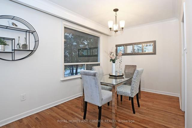 29 Manorwood Rd, House detached with 3 bedrooms, 2 bathrooms and 4 parking in Toronto ON | Image 5