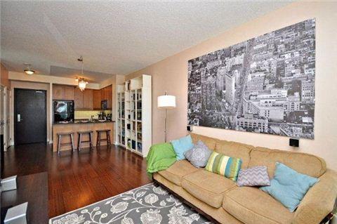 402 - 70 Absolute Ave, Condo with 2 bedrooms, 1 bathrooms and 1 parking in Mississauga ON | Image 6