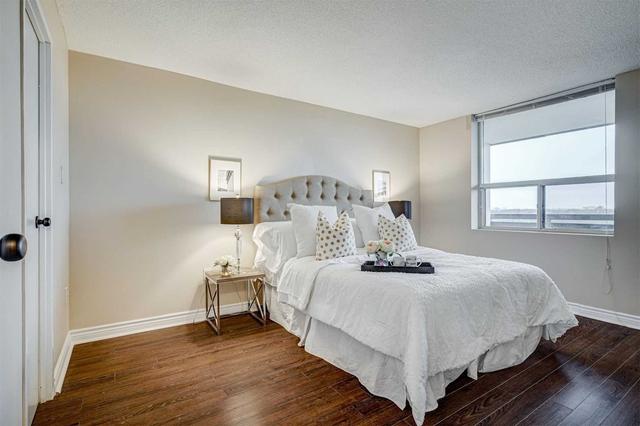 1207 - 3845 Lake Shore Blvd W, Condo with 2 bedrooms, 1 bathrooms and 1 parking in Toronto ON | Image 2