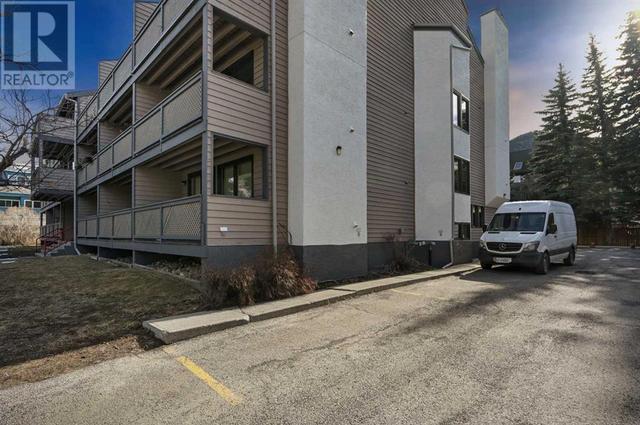 213, - 412 Squirrel Street, Condo with 1 bedrooms, 1 bathrooms and 1 parking in Banff AB | Image 33