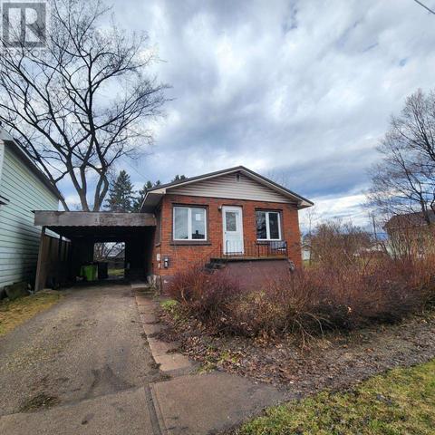 111 Letcher St, House detached with 2 bedrooms, 1 bathrooms and null parking in Sault Ste. Marie ON | Card Image