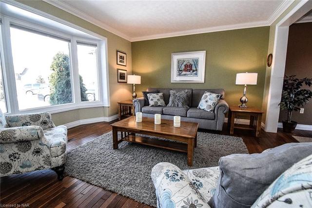 7412 Petrullo Court, House detached with 4 bedrooms, 2 bathrooms and 6 parking in Niagara Falls ON | Image 5