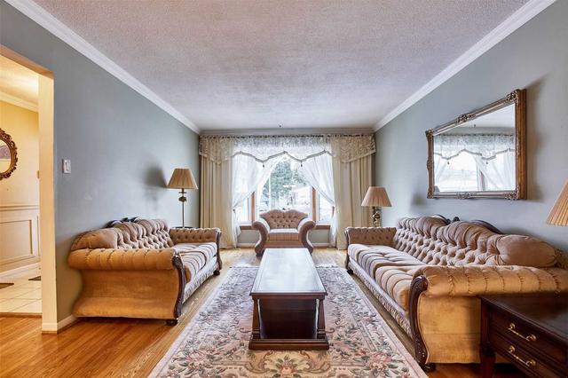 14 Rolling Meadows, House detached with 4 bedrooms, 3 bathrooms and 4 parking in Toronto ON | Image 38