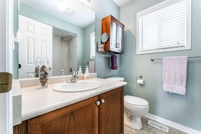 175 Osborn Ave, House detached with 3 bedrooms, 3 bathrooms and 3 parking in Brantford ON | Image 6