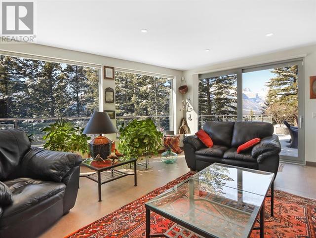 32 Juniper Ridge, House detached with 3 bedrooms, 4 bathrooms and 6 parking in Canmore AB | Image 30