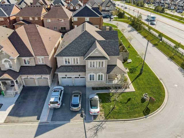 27 Lavallee Cres, House detached with 4 bedrooms, 5 bathrooms and 7 parking in Brampton ON | Image 33