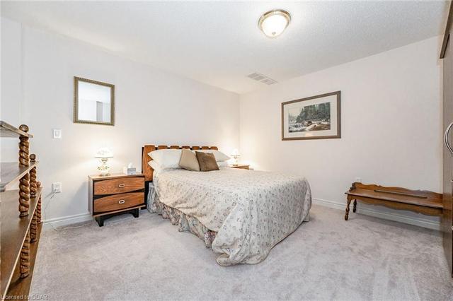 14 Beechlawn Boulevard, House attached with 2 bedrooms, 2 bathrooms and 2 parking in Guelph ON | Image 32