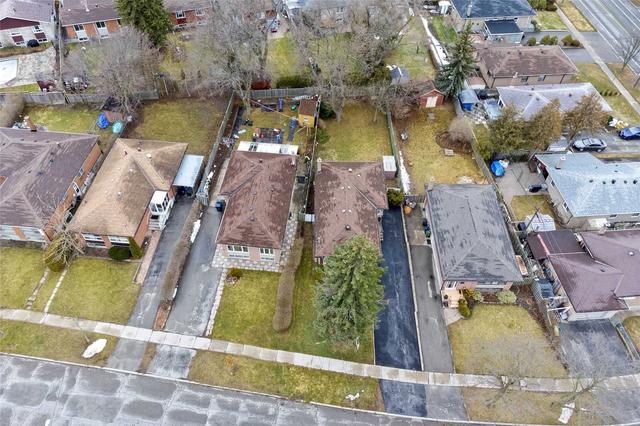 56 Amberdale Dr, House detached with 3 bedrooms, 2 bathrooms and 5 parking in Toronto ON | Image 29