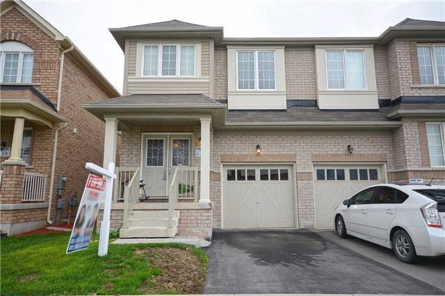 855 Miltonbrook Cres, House semidetached with 4 bedrooms, 3 bathrooms and 1 parking in Milton ON | Image 1