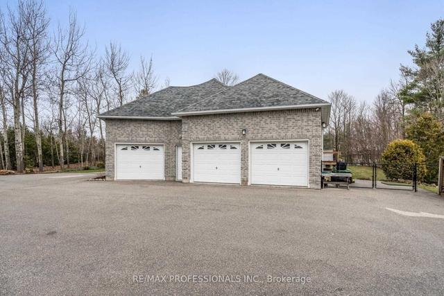 12 Deer Run Cres, House detached with 3 bedrooms, 4 bathrooms and 15 parking in Halton Hills ON | Image 33