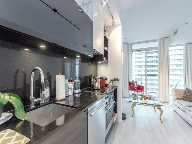 1410 - 125 Peter St, Condo with 1 bedrooms, 1 bathrooms and 0 parking in Toronto ON | Image 16