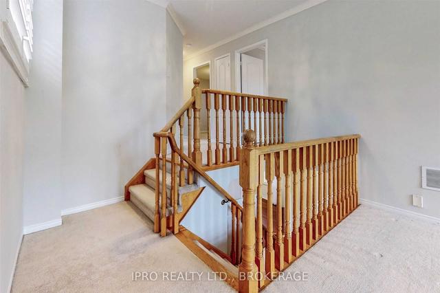 (upper) - 2937 Gardenview Cres, House detached with 3 bedrooms, 3 bathrooms and 3 parking in Mississauga ON | Image 8