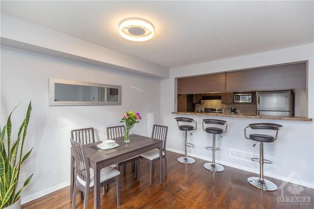 431 Dusk Private, Townhouse with 3 bedrooms, 2 bathrooms and 3 parking in Ottawa ON | Image 11